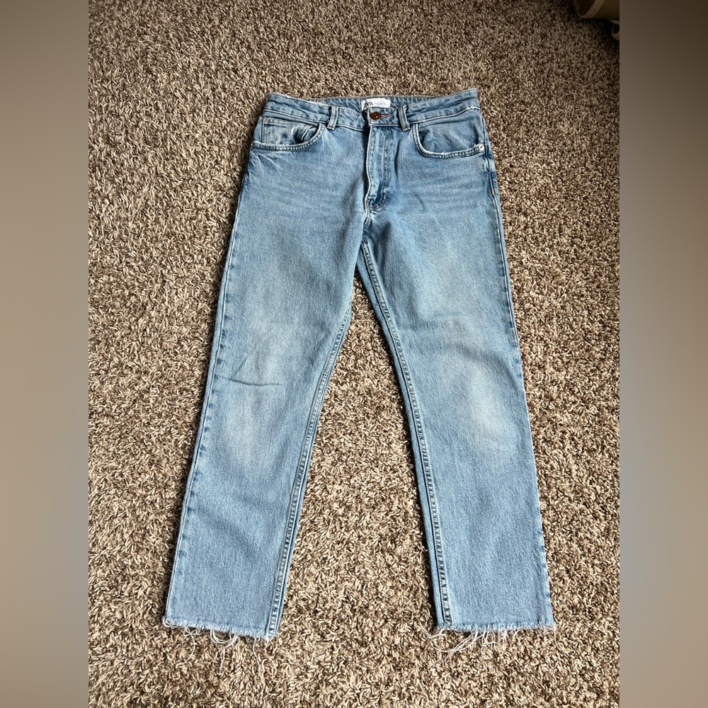 Zara women cropped jeans. Size 6